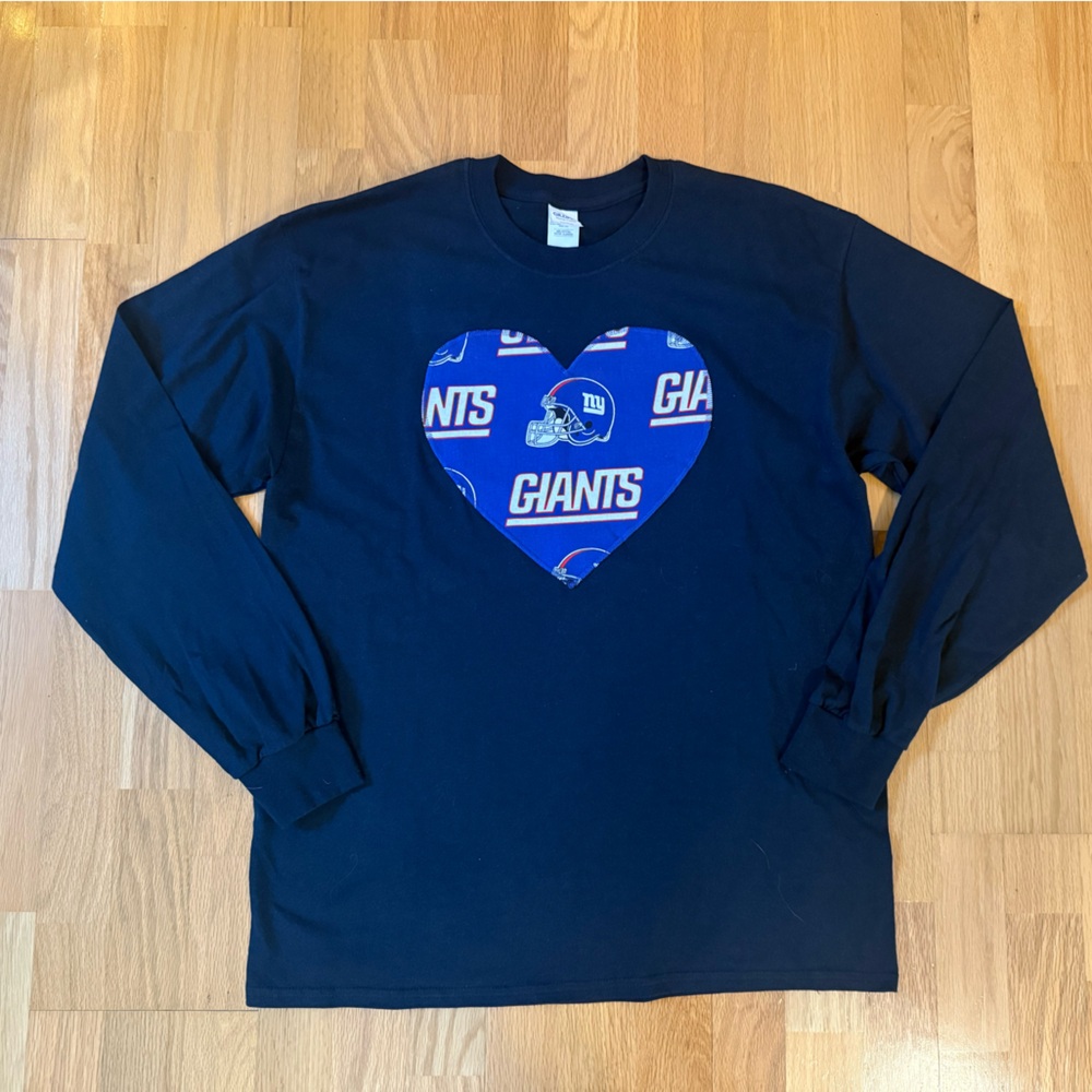 Upcycled New York Giants Heart Appliqué Long Sleeve Cotton Gildan Top Large